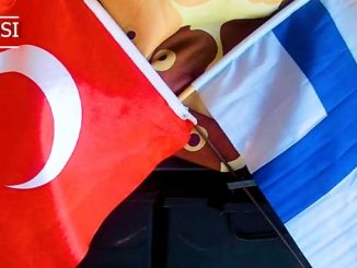Turkin ja Suomen liput